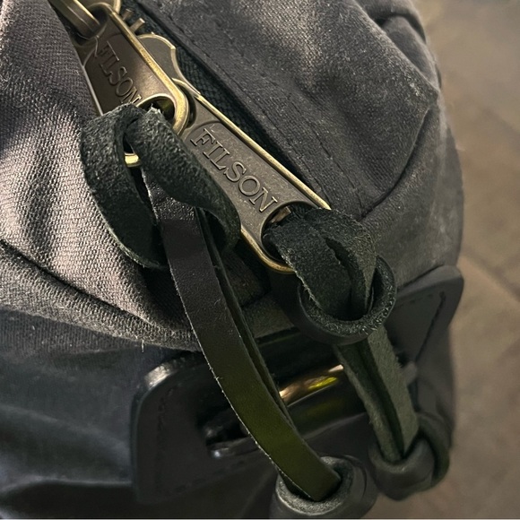 Filson 48hr Tin Cloth Duffel Bag Trolly Strap Bridle Leather Timeless Unisex - Picture 10 of 16